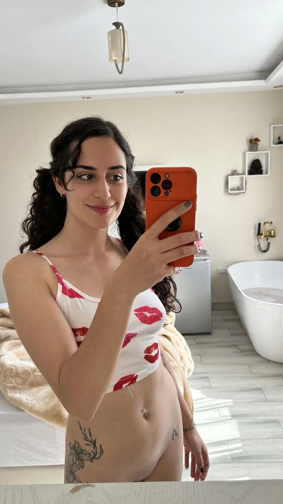 20 Pics Come Join Me in The BathTub Baby...