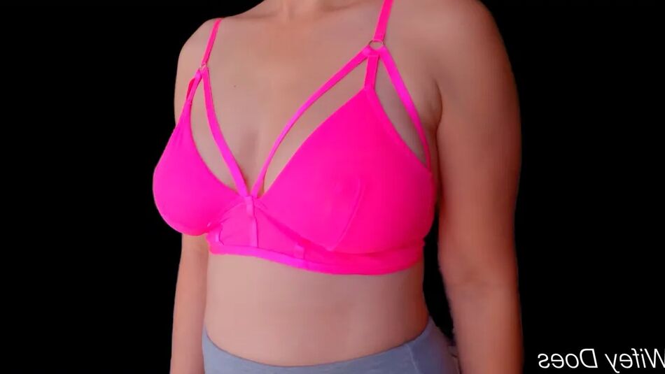10 Pics Wife stuns in hot pink bra