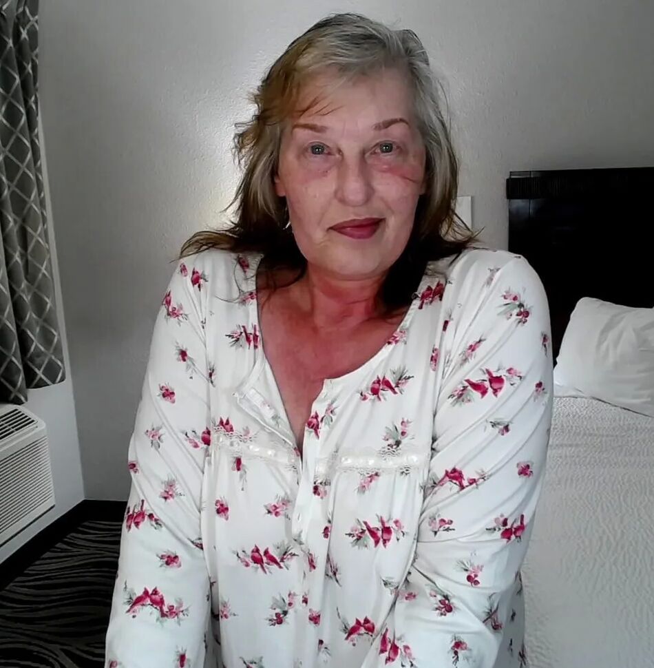 10 Pics Mature and confident, DawnSkye is woman personified