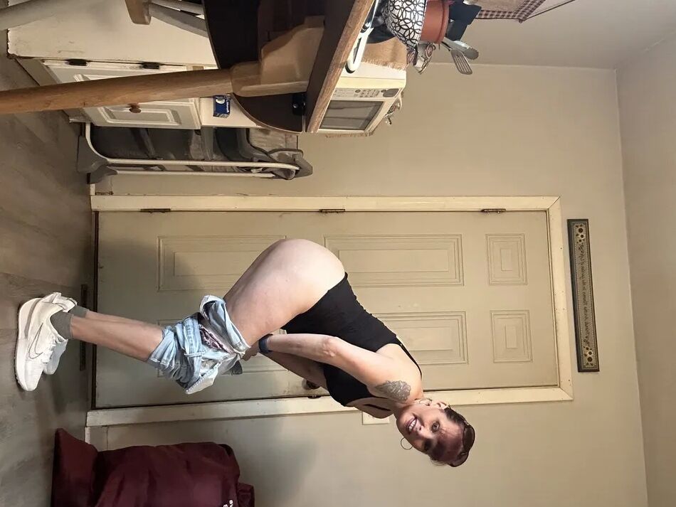8 Pics Lonely milf