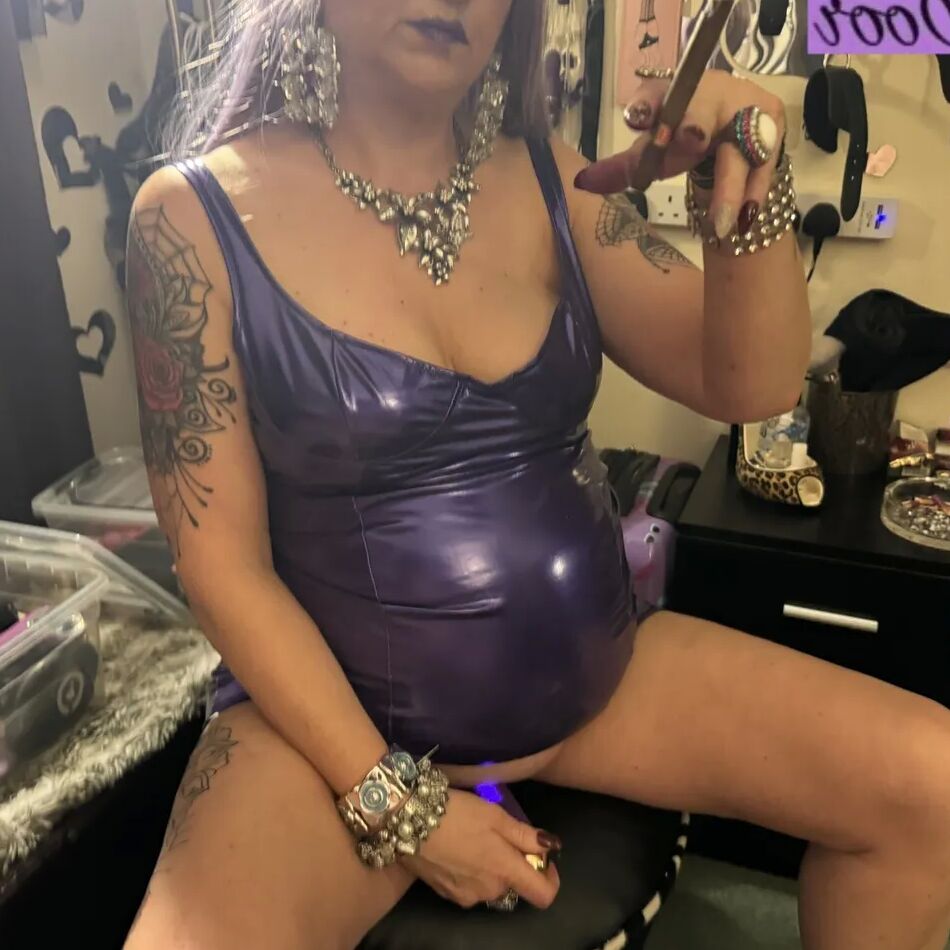 20 Pics SHIRLEY WHORE NEXT DOOR