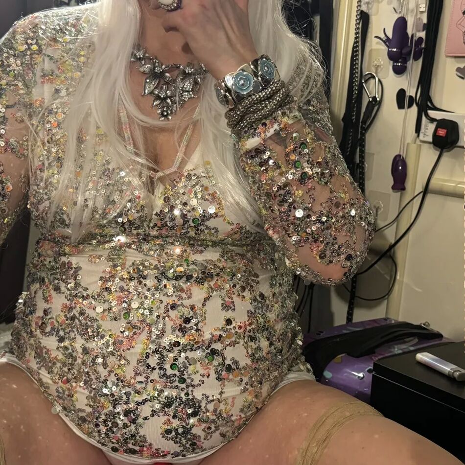 20 Pics SHAMELESS SLUT SHIRLEY