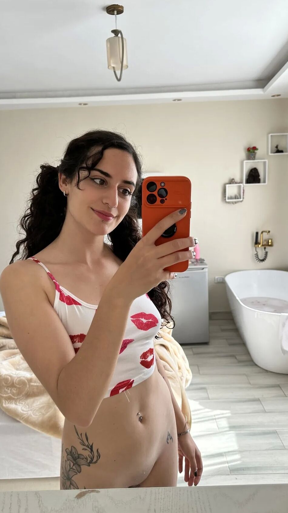 20 Pics Come Join Me in The BathTub Baby...