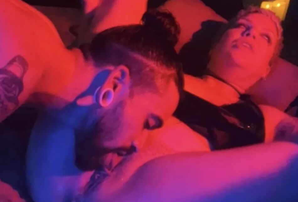 10 Pics THE LADY VYV + DRU WINTERZ