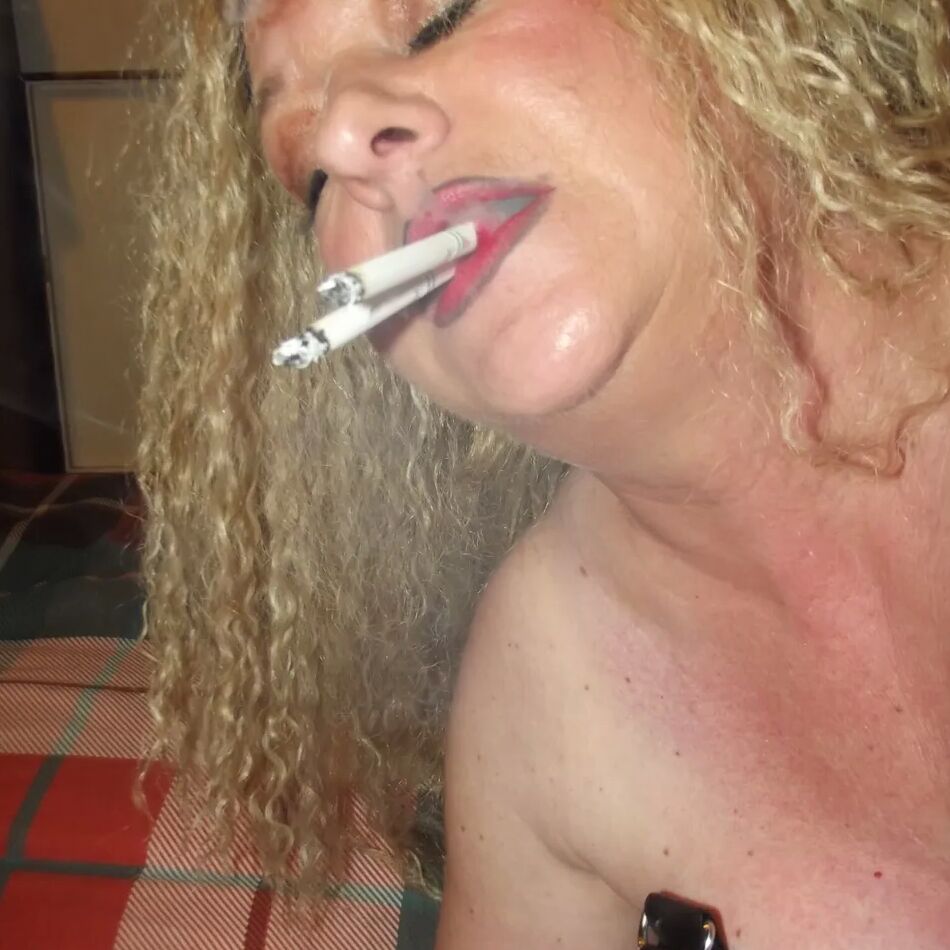 20 Pics SHIRLEY SLUT 743