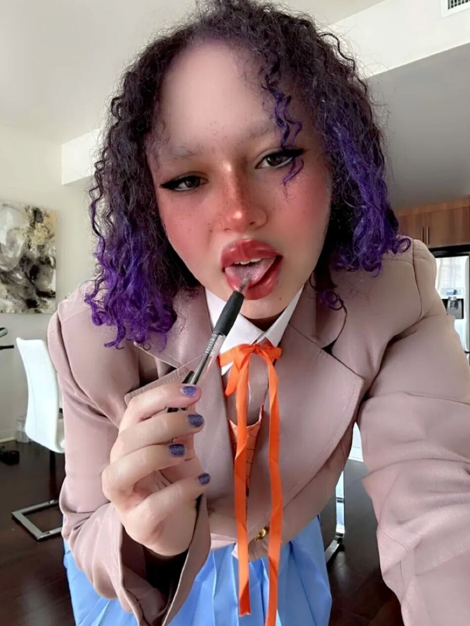 15 Pics Doki Doki Literature Club Yuri Cosplay