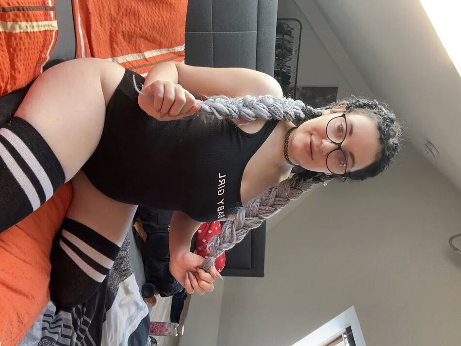 9 Pics Selfie Time