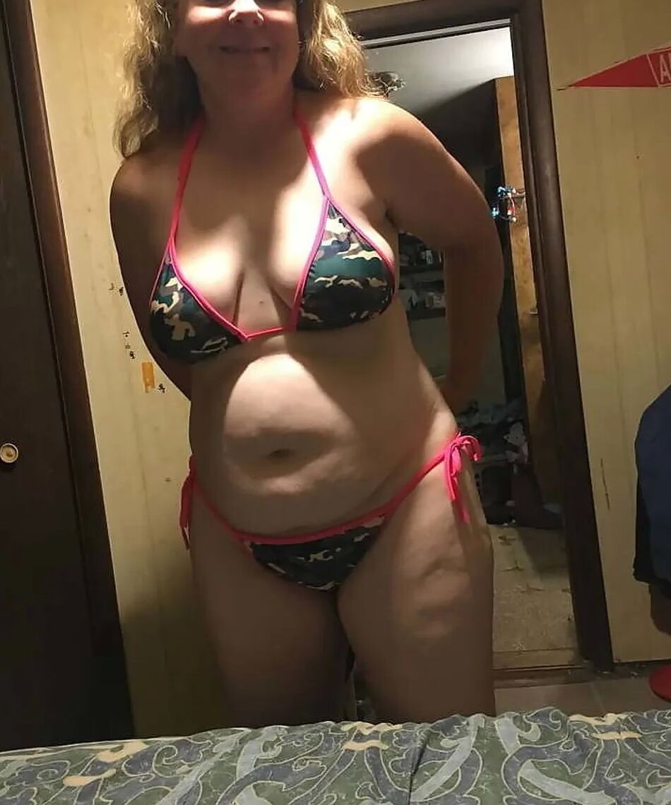 20 Pics Trying to be sexy