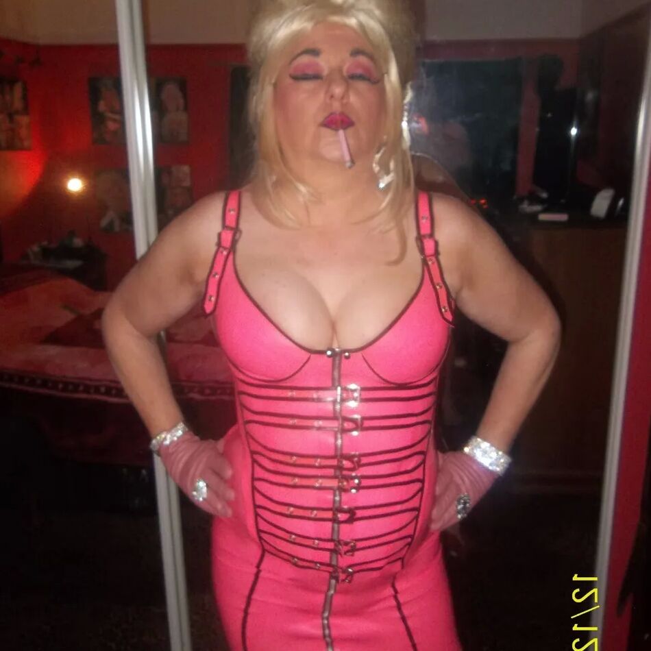 20 Pics SHIRLEY SLUT 677