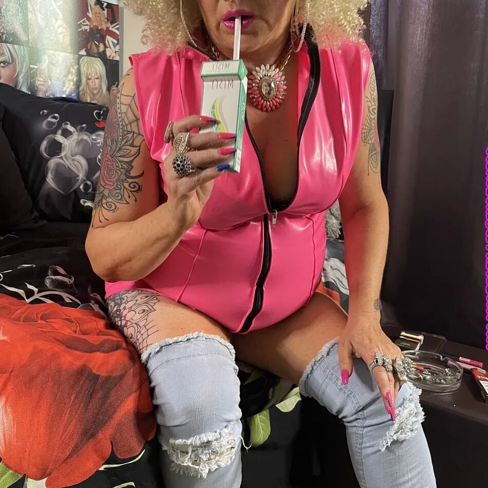 20 Pics SHIRLEY I M A CHEAP WHORE FOR SEX