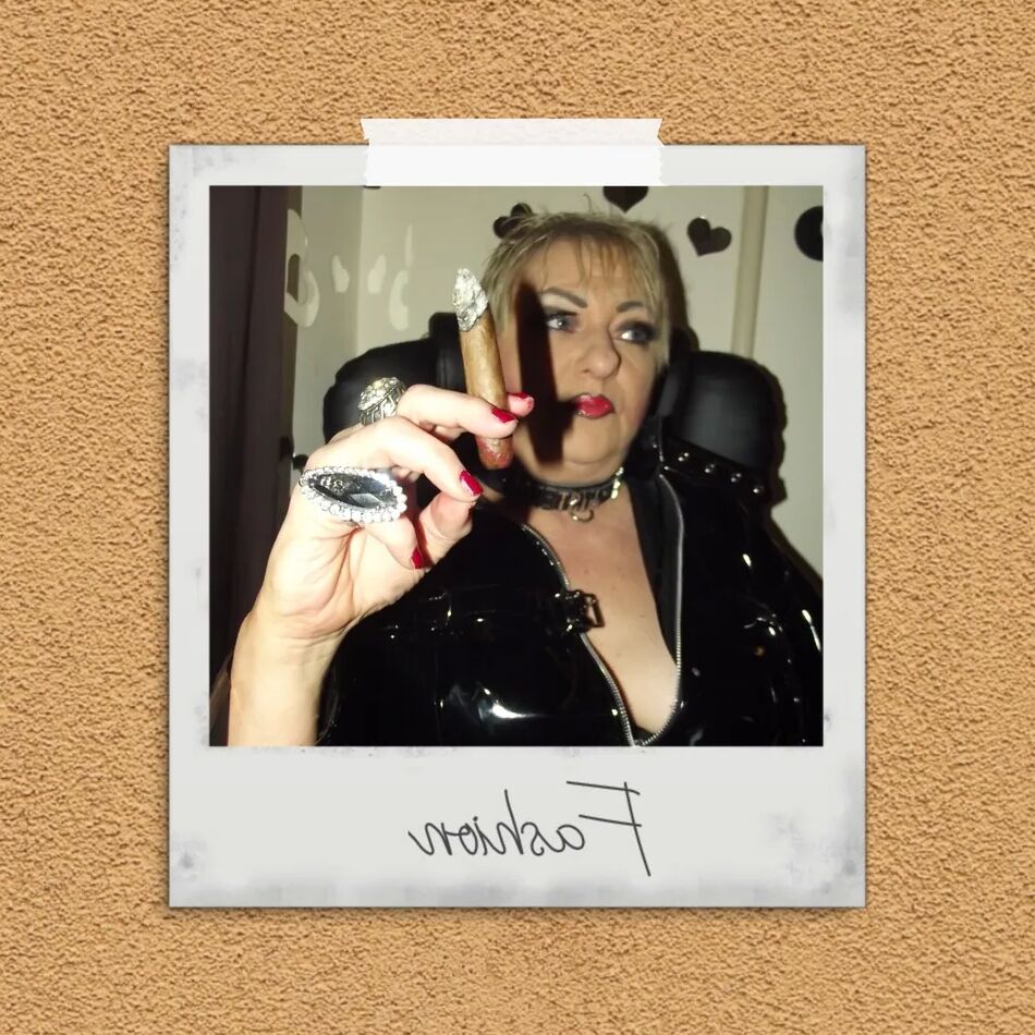 20 Pics SHIRLEY POLAROID 9