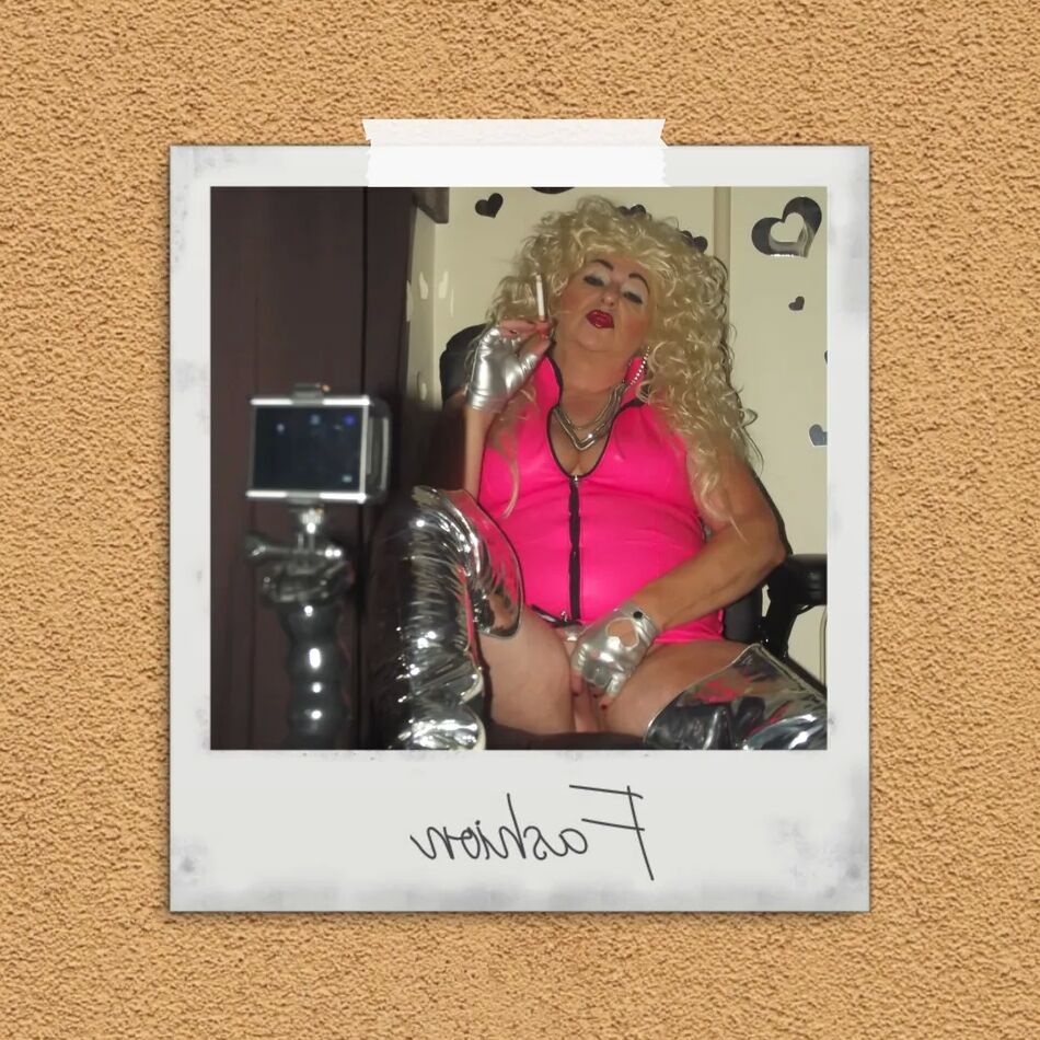 20 Pics SHIRLEY POLAROID 3