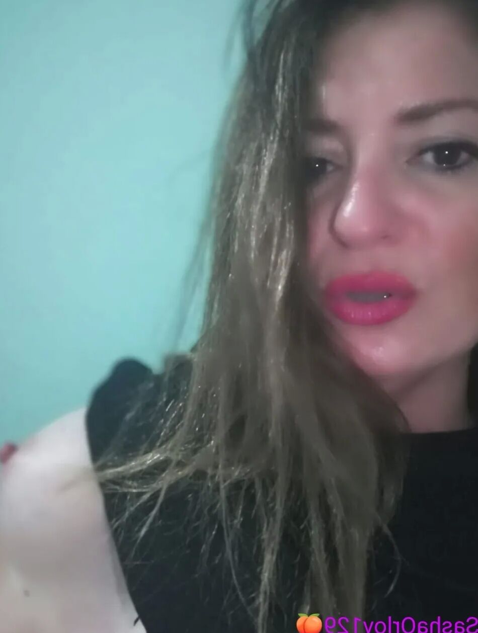 20 Pics Horny as hell !!!