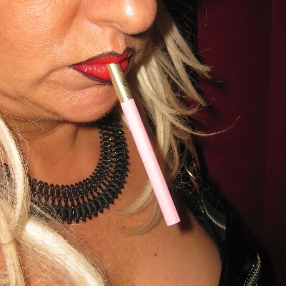 20 Pics SHIRLEY SLUT 677