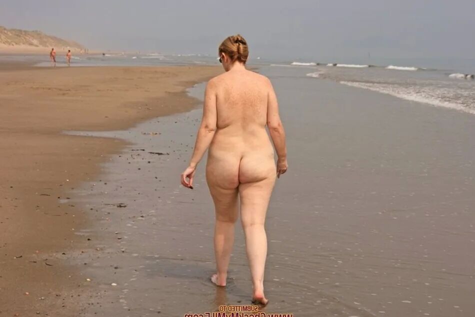11 Pics Check My Chubby MILF posing outdoors