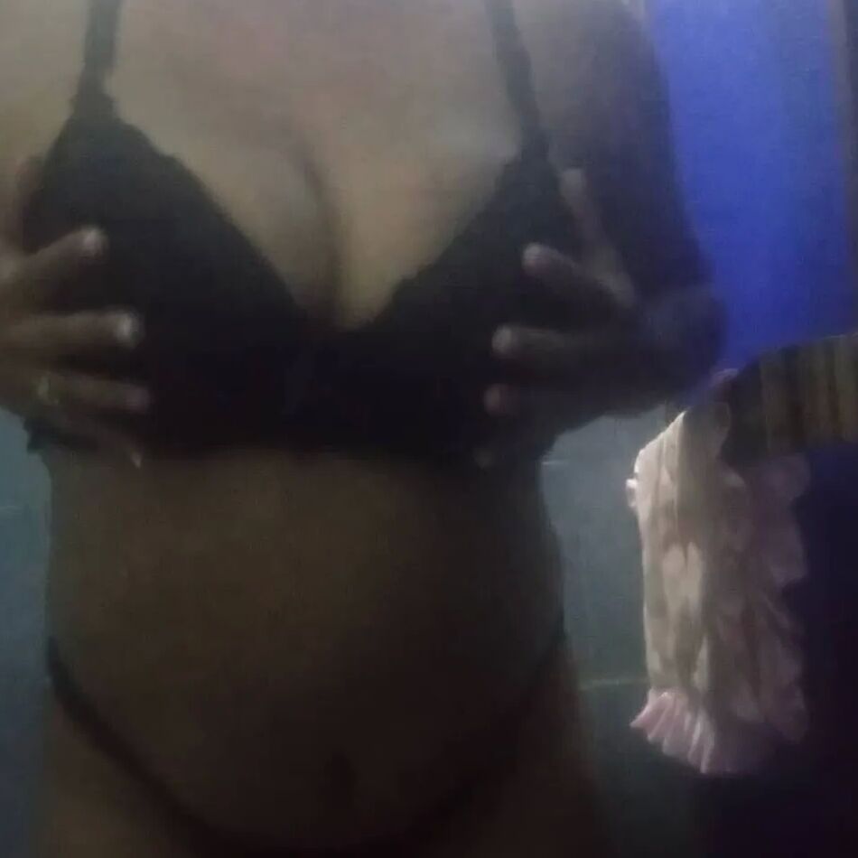 17 Pics just me