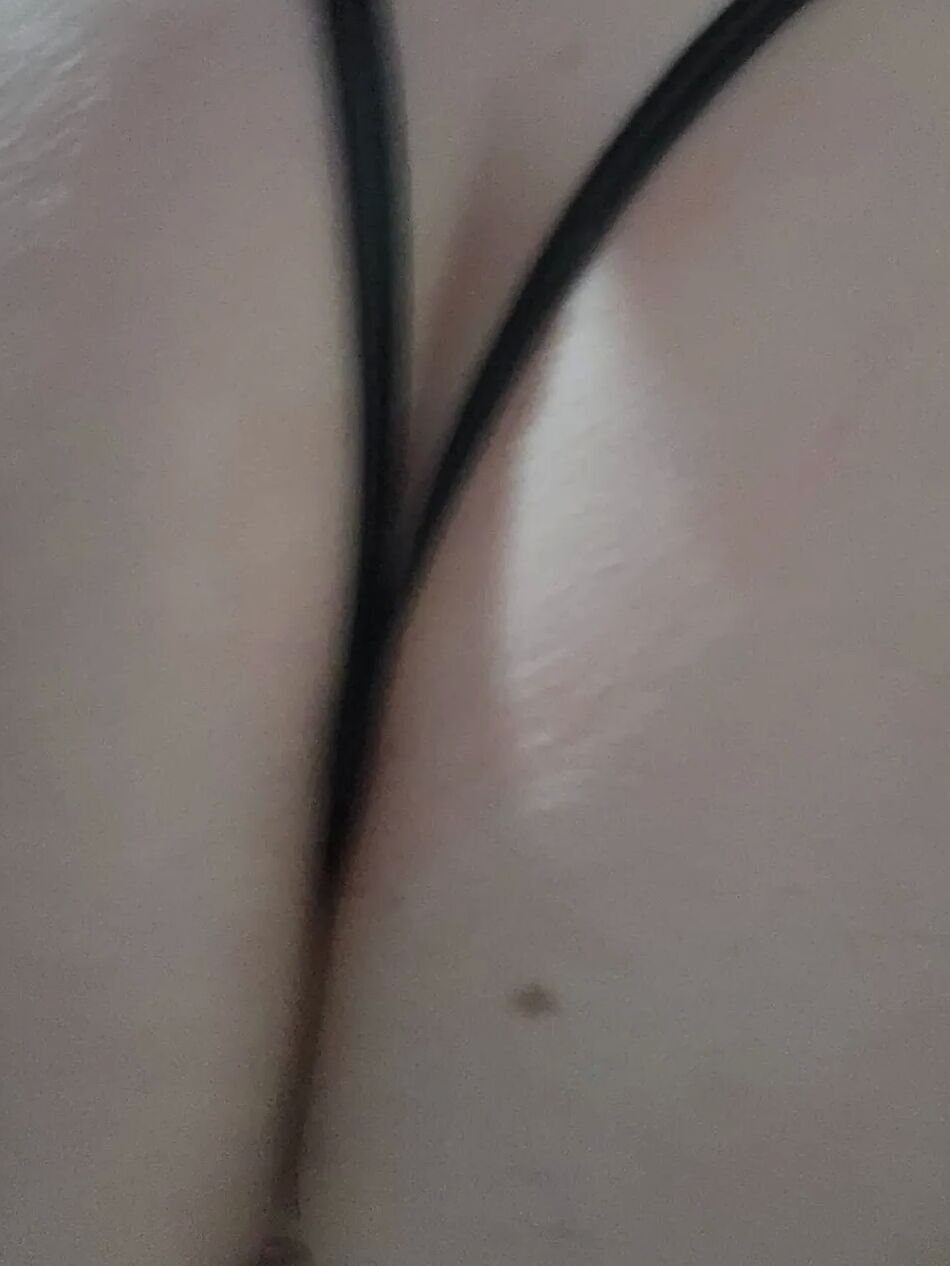 20 Pics photos of my sexy wife having a nice time