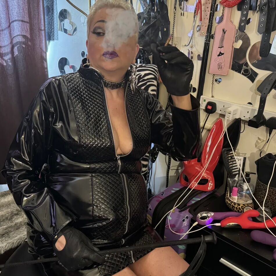 20 Pics SHIRLEY MISS DOMINATRIX