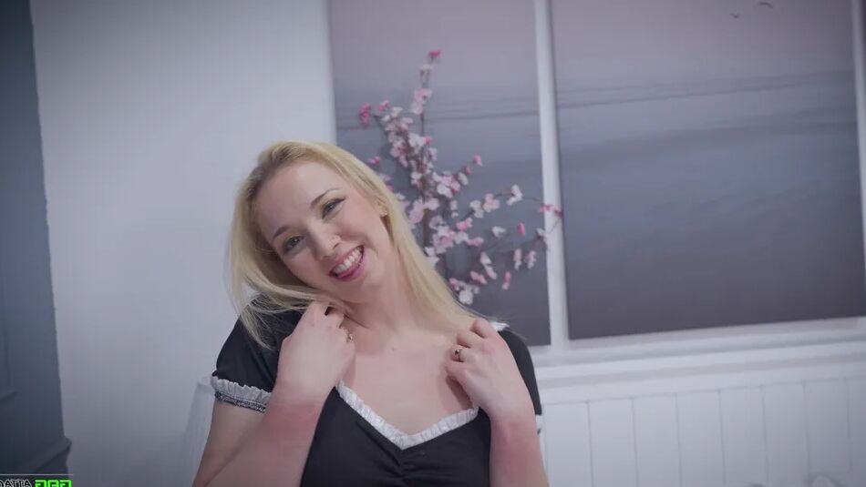 19 Pics Lil Missy UK - Maid Willingly Tied Bound Put in Bondage