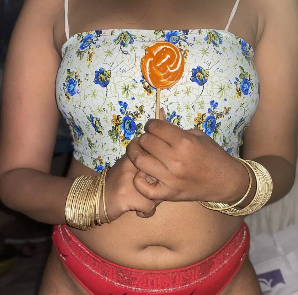 8 Pics Indian MILF Big ass