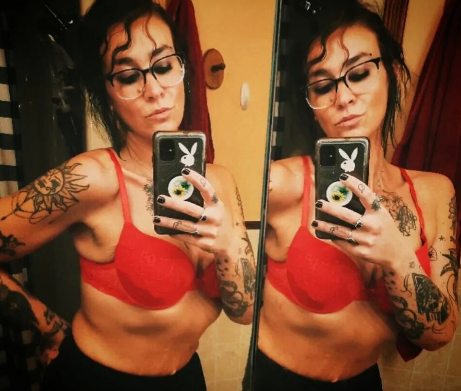 18 Pics Life's to short to not be a dirty girl