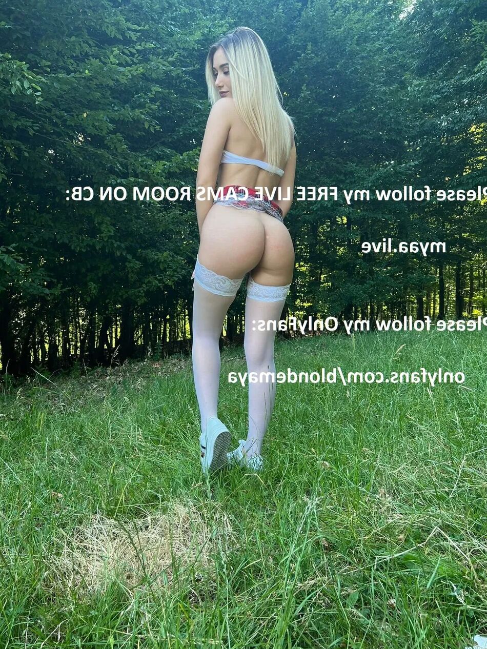 5 Pics in the park dressed in sch girl no panties, white stockings