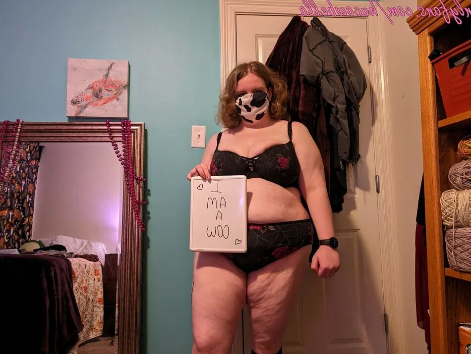 20 Pics Hucowbella for International Cunts day