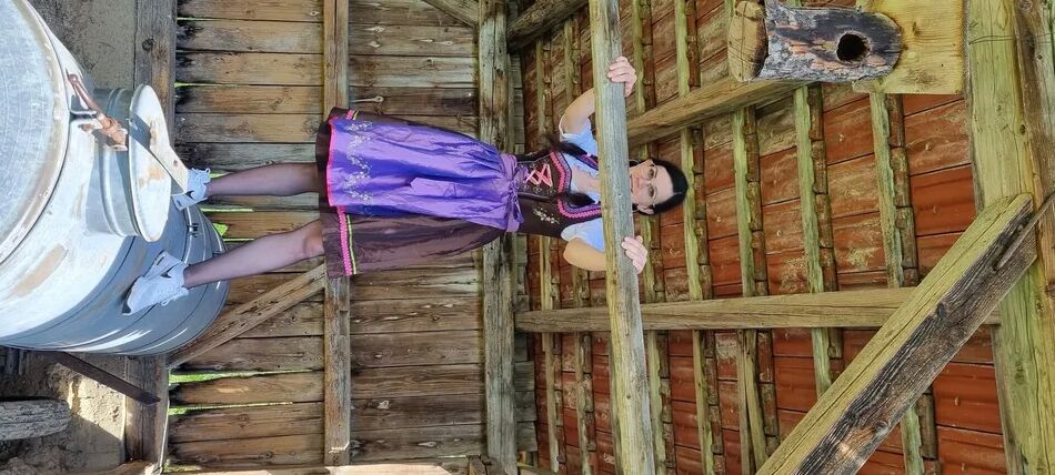 6 Pics Bavarian girl