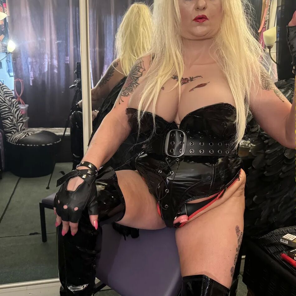 20 Pics ANGEL OF CHAOS