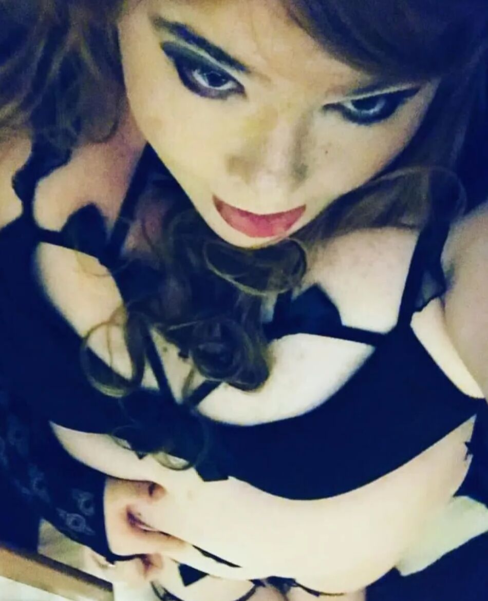 20 Pics Fette Gothic Fotze