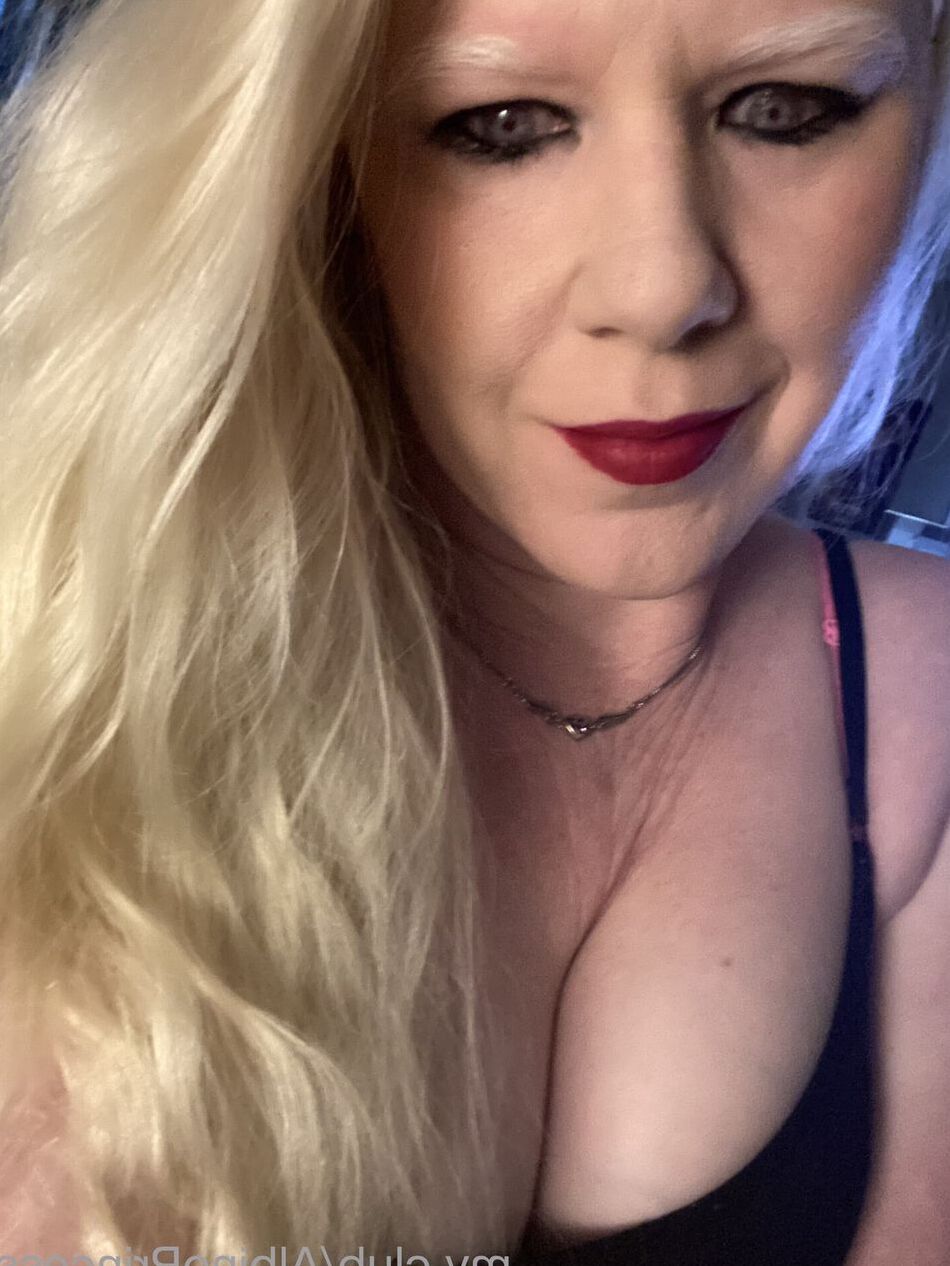 5 Pics Albino Princess Free Photos