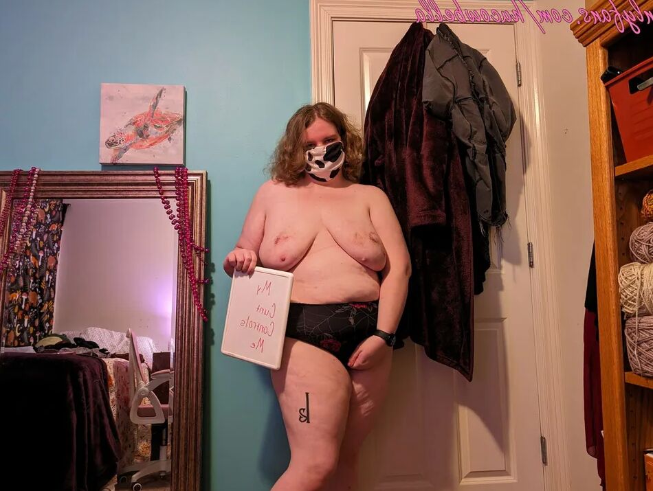 20 Pics Hucowbella for International Cunts day