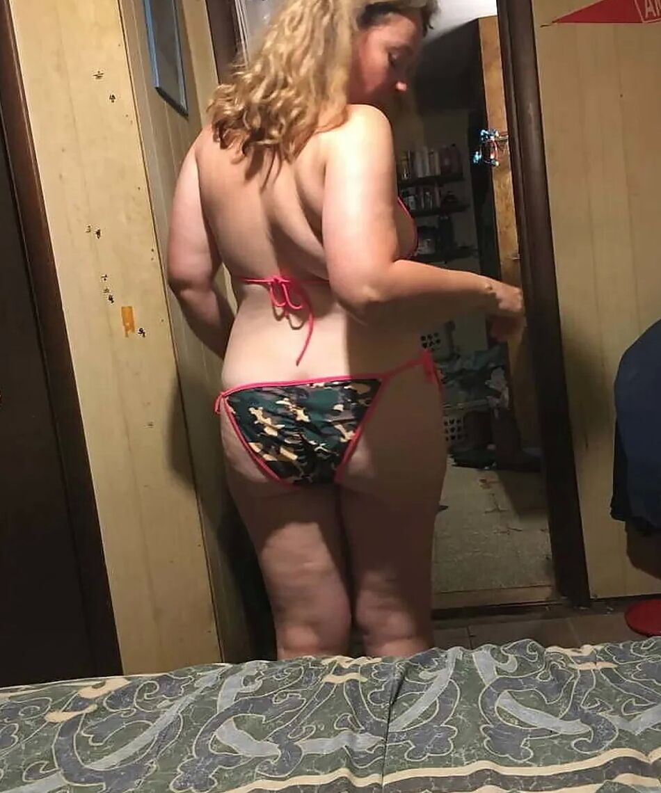 20 Pics Trying to be sexy