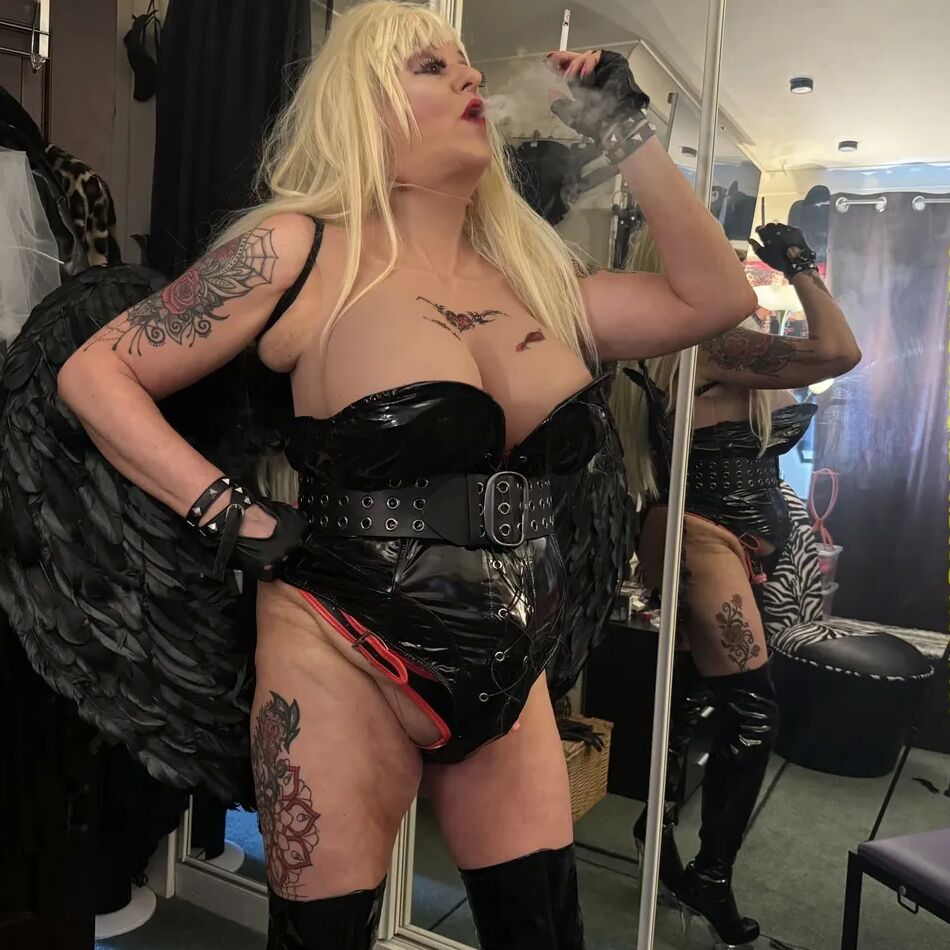 20 Pics ANGEL OF CHAOS