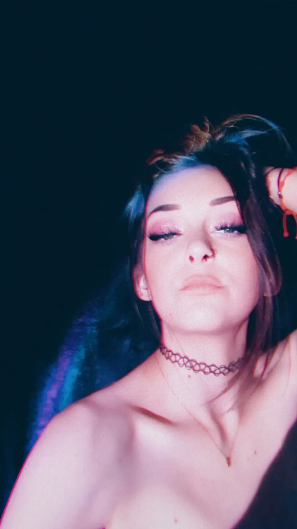 20 Pics CrybabyCari Under The Neons