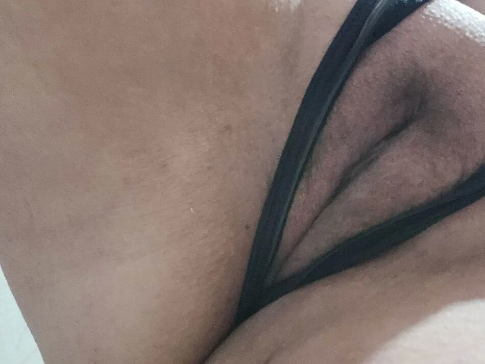 20 Pics photos of my sexy wife having a nice time