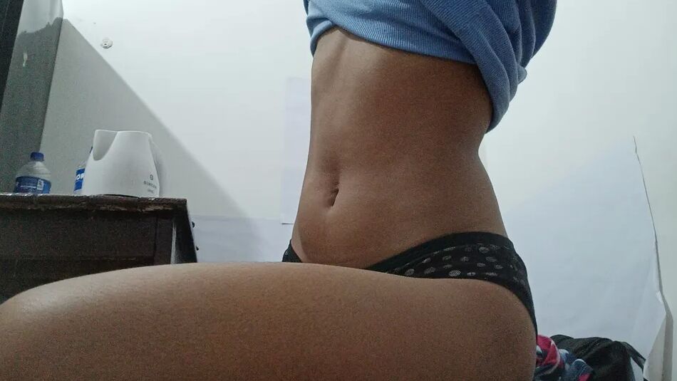 20 Pics desi girl hot and very sexy