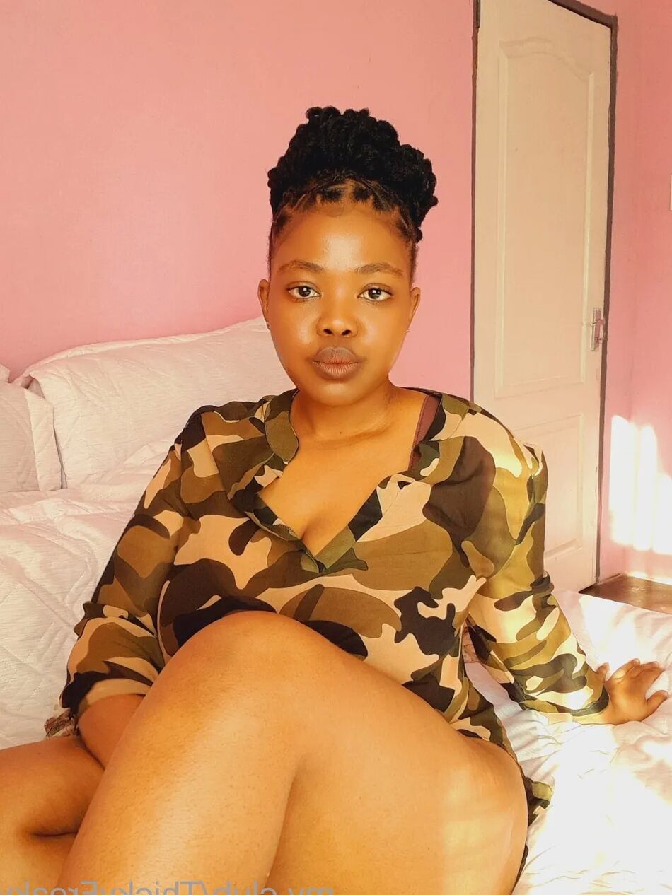 5 Pics ThickyFreaky  Free Photos