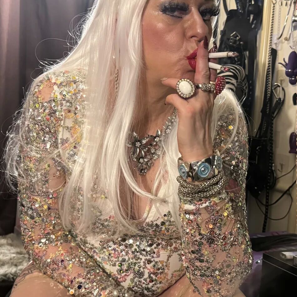 20 Pics SHAMELESS SLUT SHIRLEY