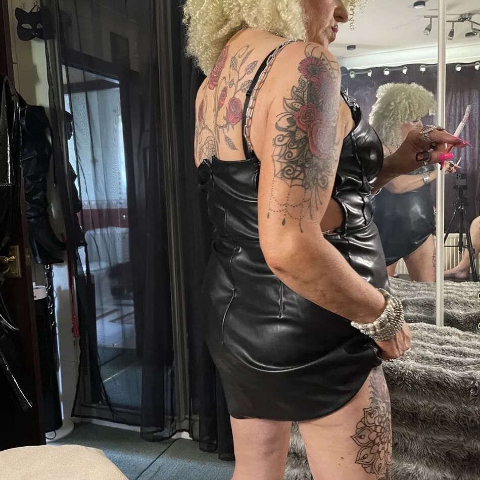 20 Pics CHEATING SLUT WHORE WIFE SHIRLEY
