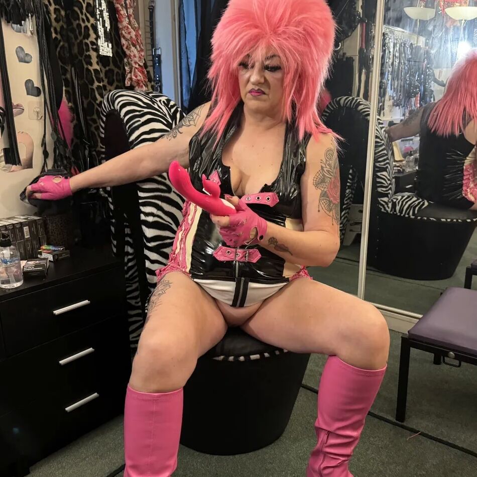 20 Pics SHIRLEY SLUT TRAMP 2023
