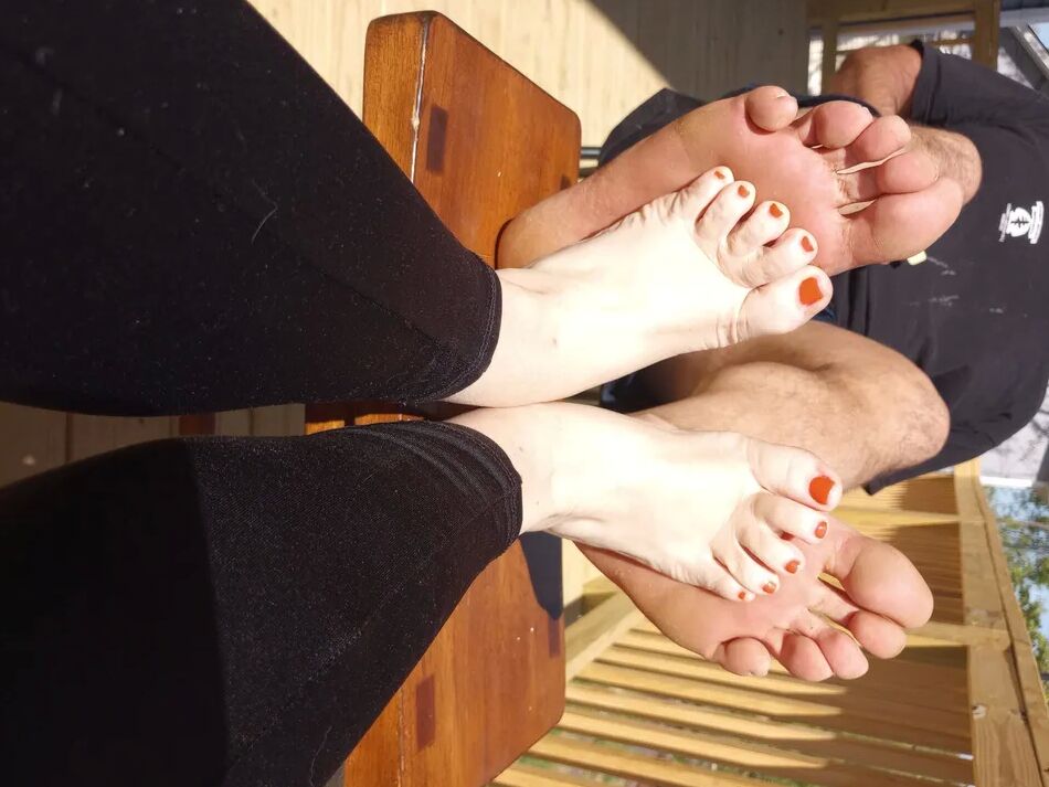 20 Pics Footise with GF