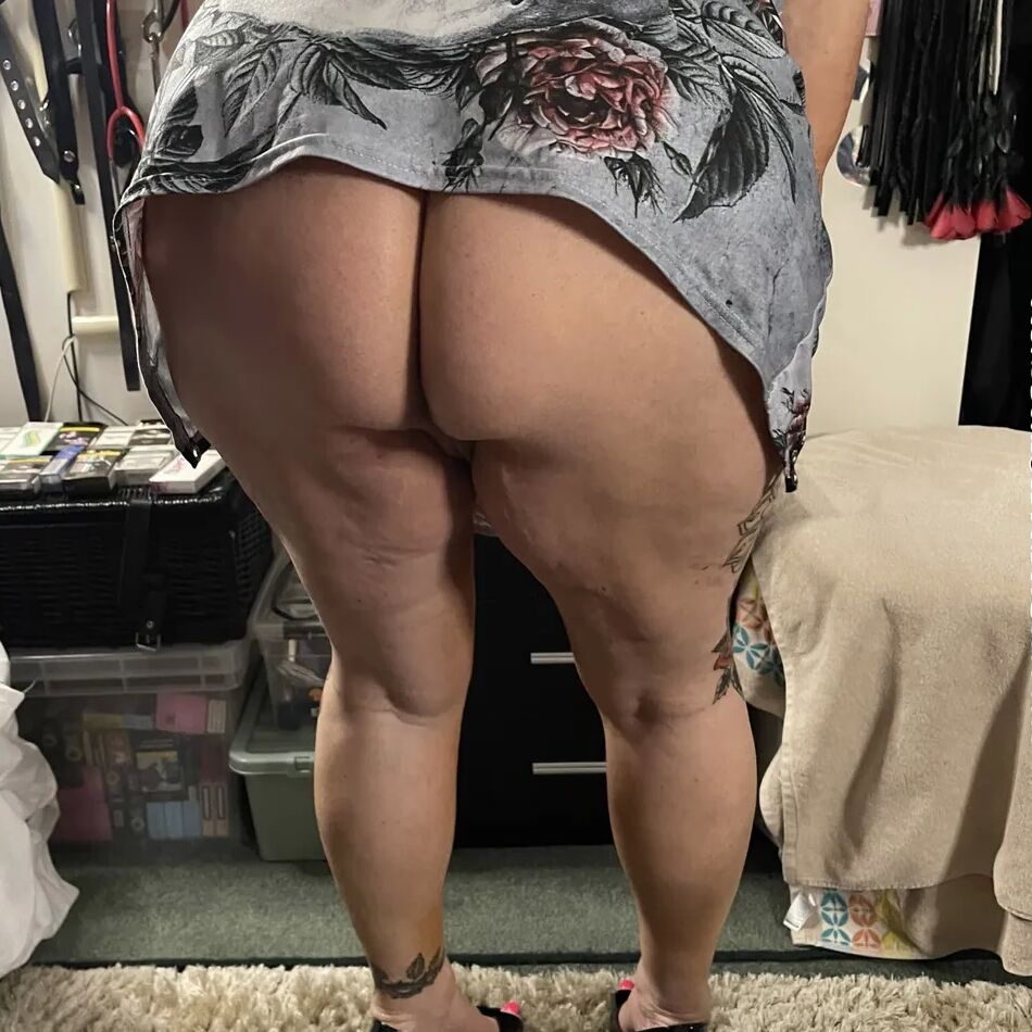20 Pics THE ANAL WHORE NEXT DOOR