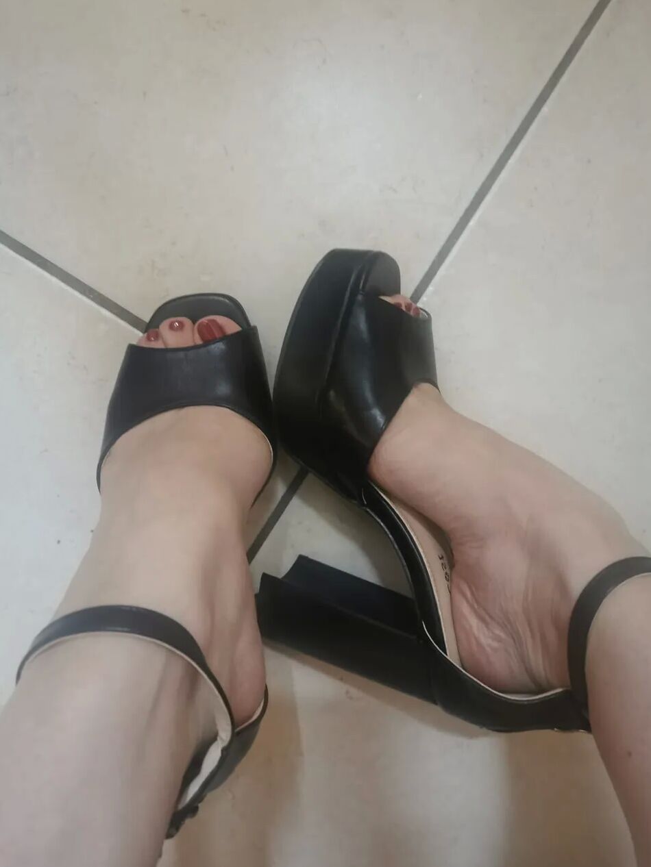15 Pics My sexy feet