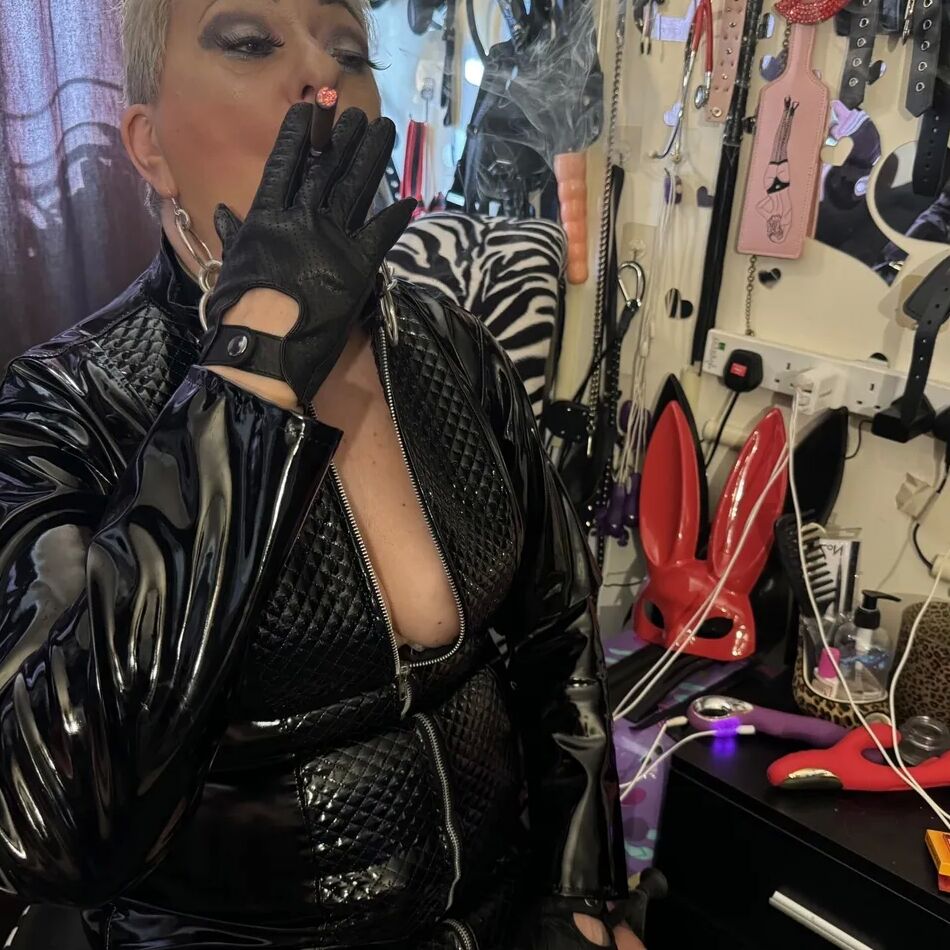 20 Pics SHIRLEY MISS DOMINATRIX