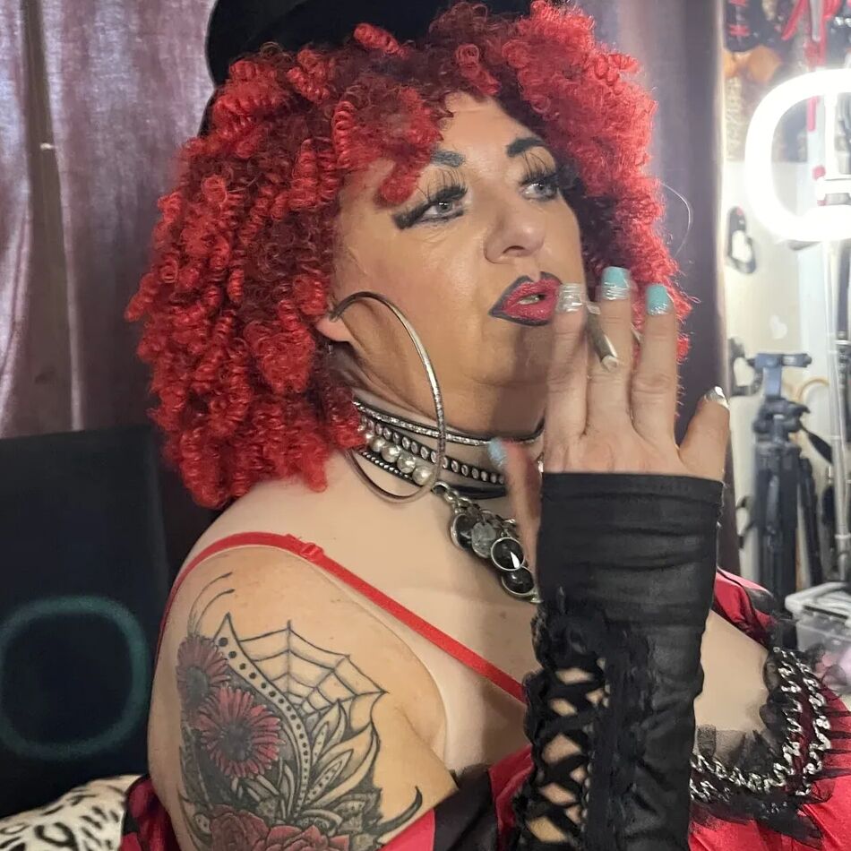 20 Pics THE MOTHER AND WHORE 2