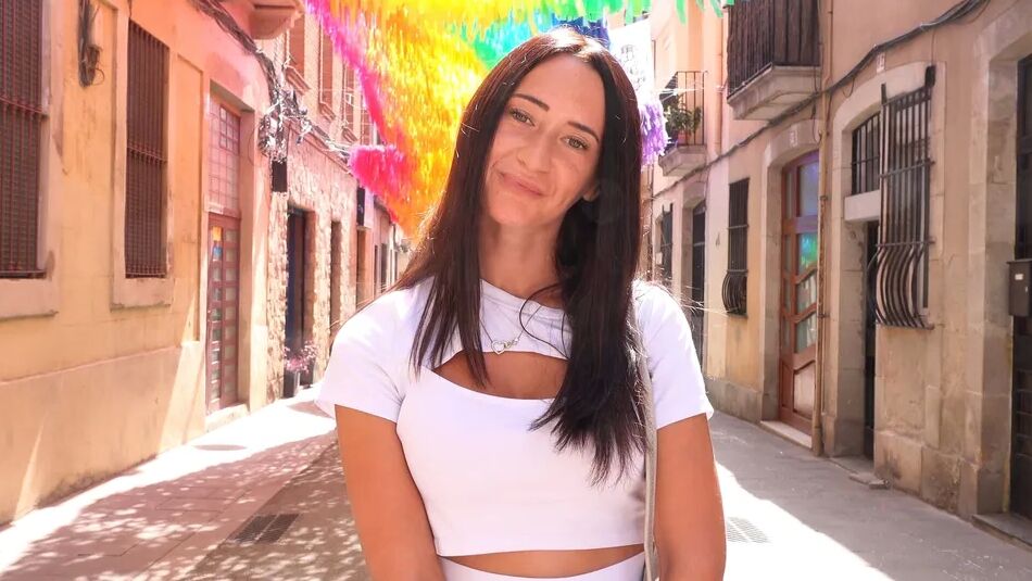 10 Photos Mina Moreno, une fille maigre aux seins flasques, au casting de Fuck