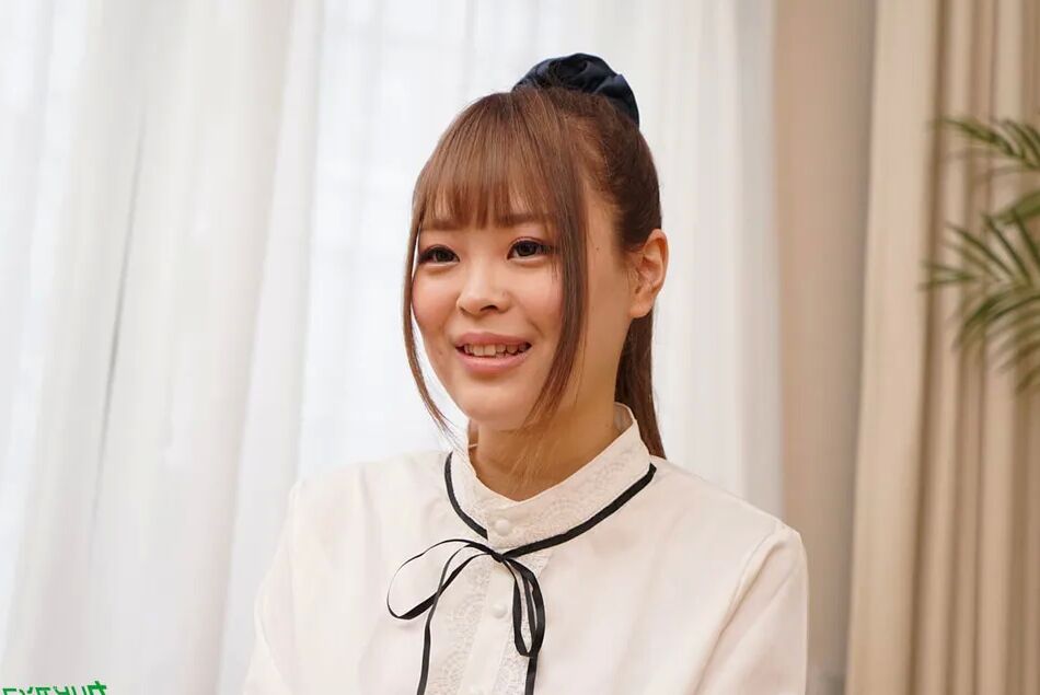 20 Pics Rin Hinami :: Debut Vol.77 - CARIBBEANCOM