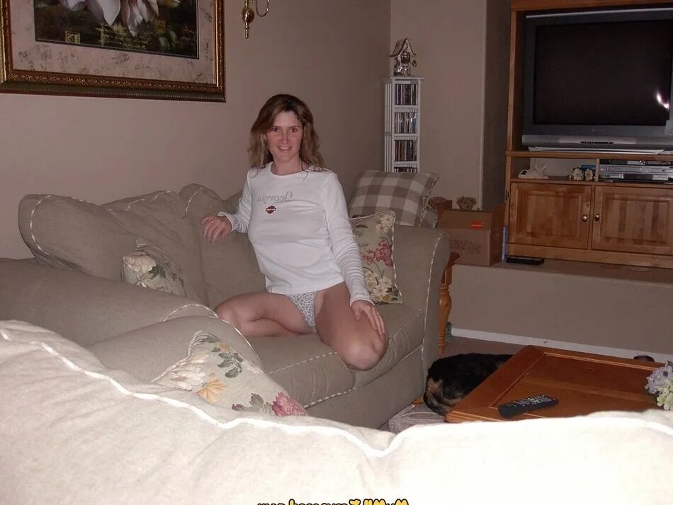 20 Pics My MILF Exposed - Shy country girl