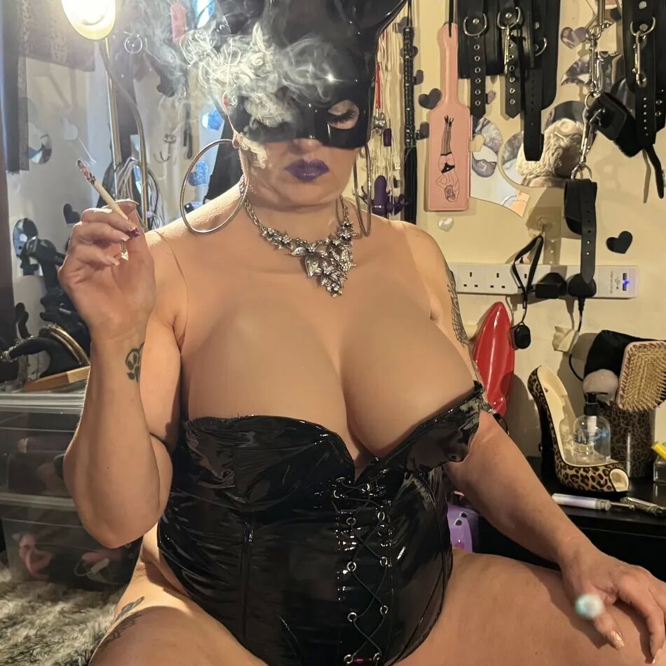 20 Pics SHIRLEY SLUTTY BUNNY
